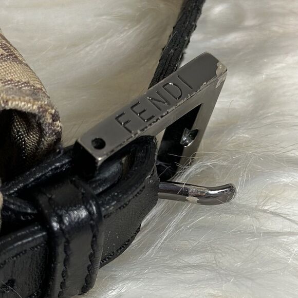 💯Authentic Fendi Shoulder Bag🍀 - Picture 13 of 17